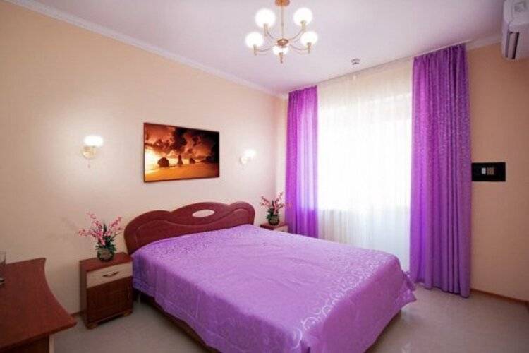 Отель Камилла