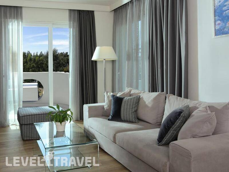 Фотография The Blazer Suites Hotel