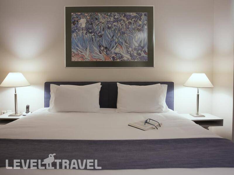Фотография The Blazer Suites Hotel
