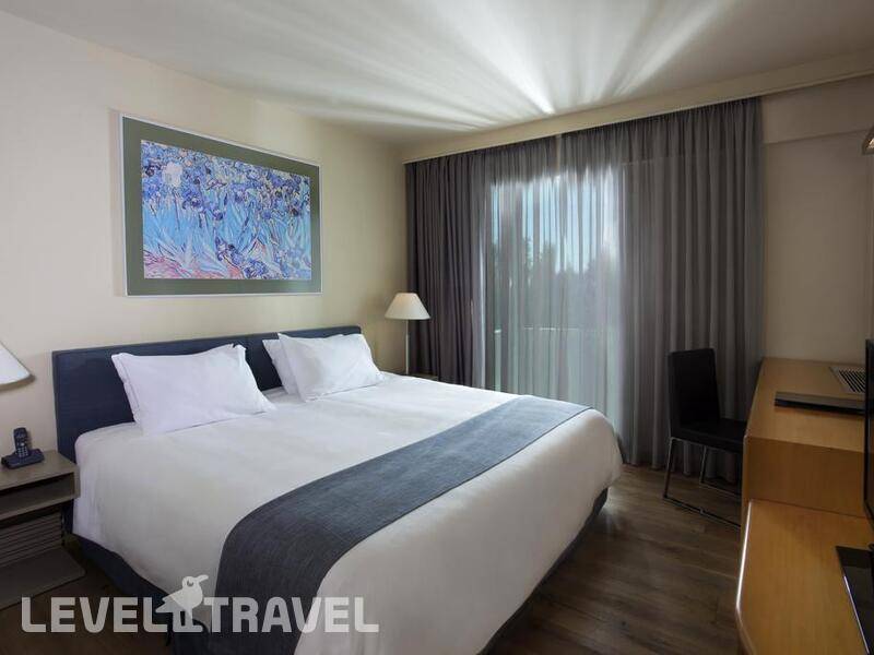 Фотография The Blazer Suites Hotel