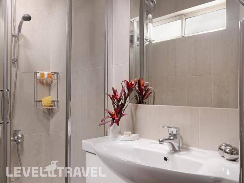 Фотография The Blazer Suites Hotel