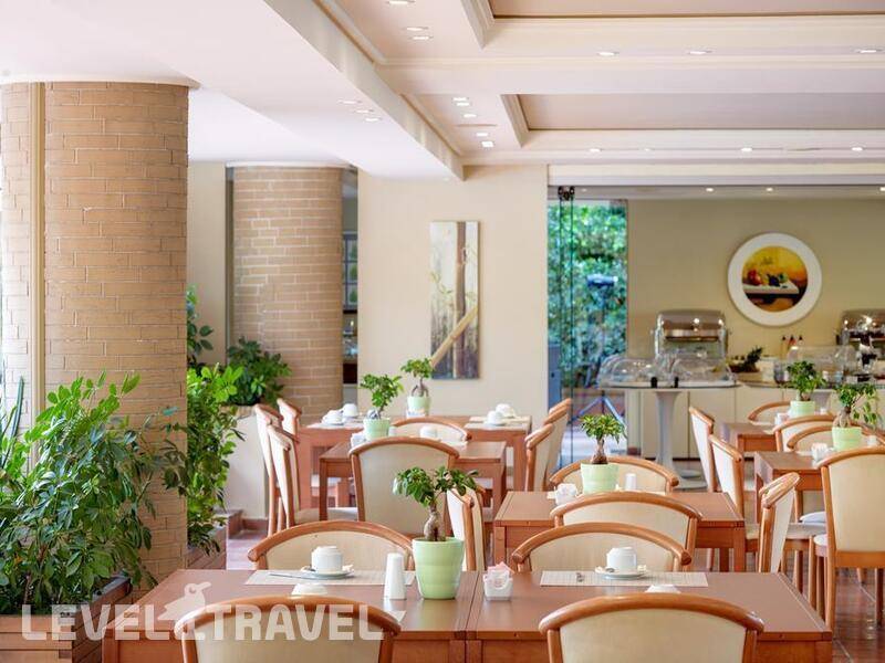 Фотография The Blazer Suites Hotel