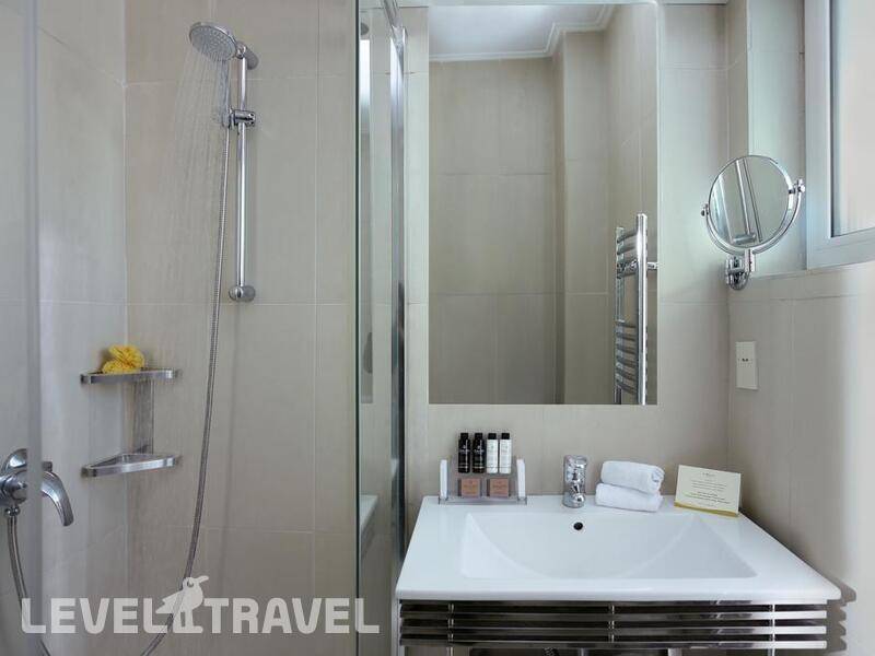 Фотография The Blazer Suites Hotel