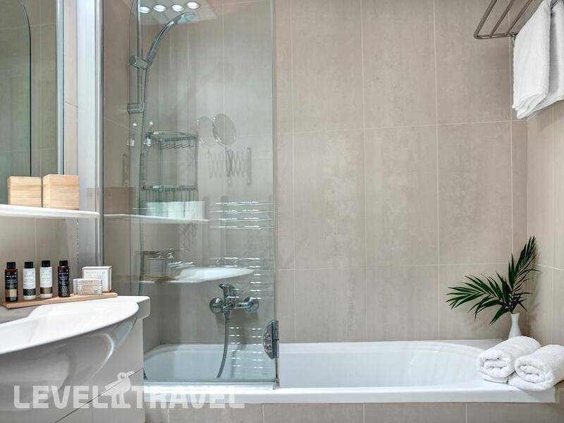 Фотография The Blazer Suites Hotel