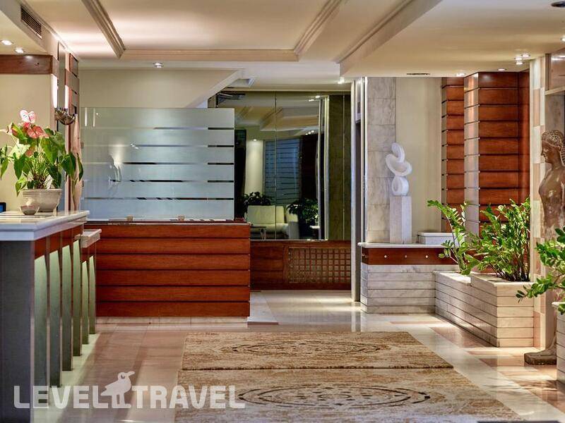 Фотография The Blazer Suites Hotel