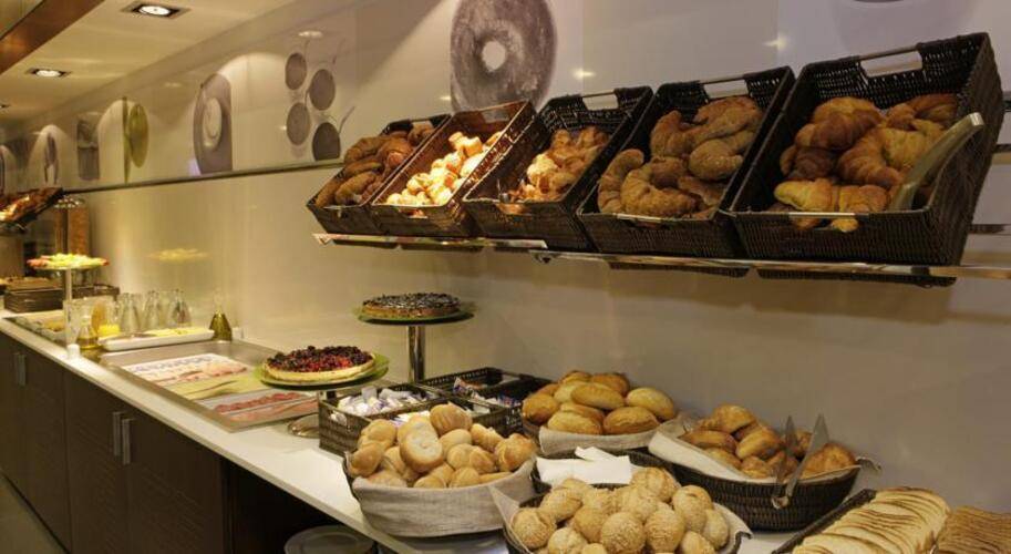 Holiday Inn Express Barcelona City 22@ — фото 10