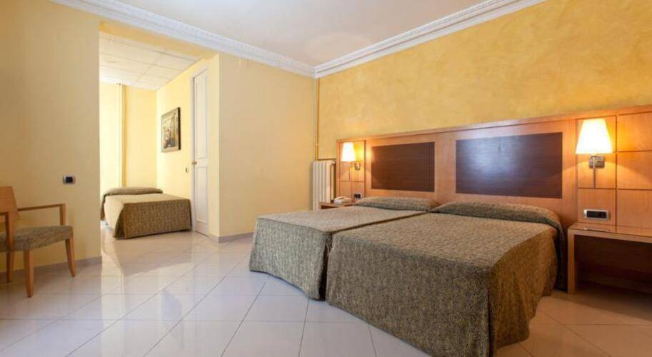 Nouvel Hotel — фото 16