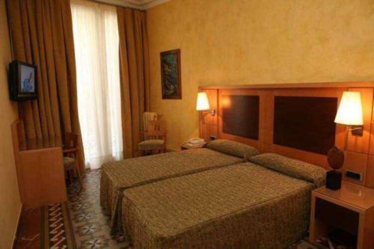 Nouvel Hotel — фото 41