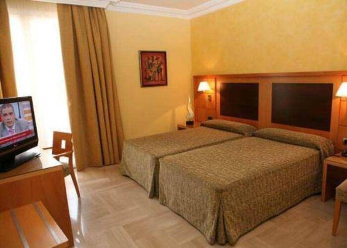 Nouvel Hotel — фото 40