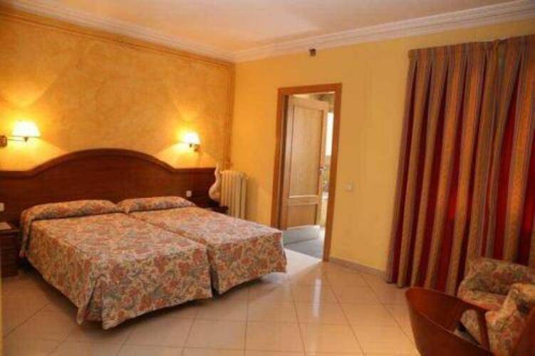 Nouvel Hotel — фото 32