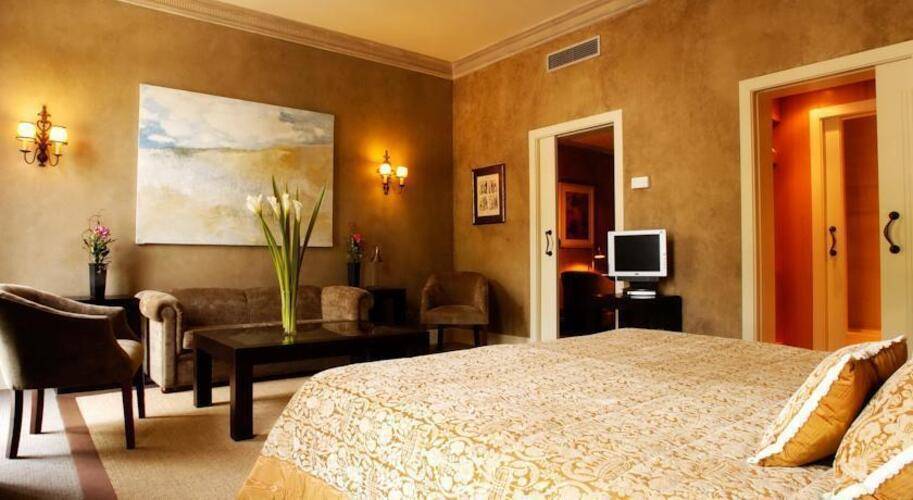 Duquesa De Cardona Hotel — фото 18