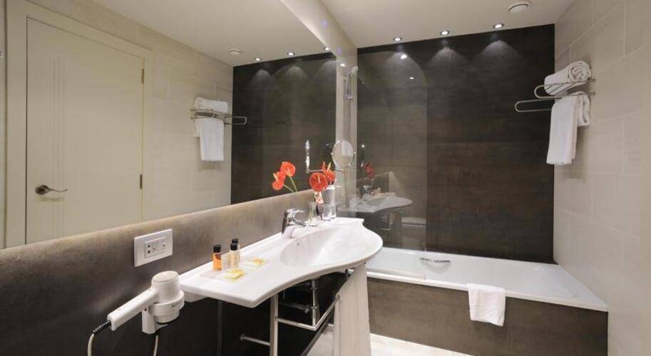 Duquesa De Cardona Hotel — фото 9