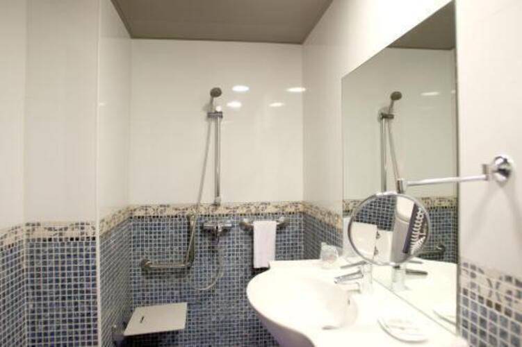 Ronda Lesseps Hotel — фото 19