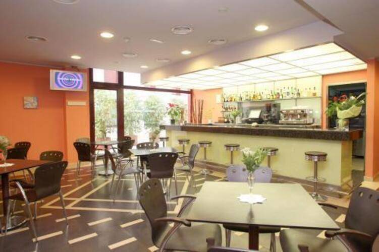 Ronda Lesseps Hotel — фото 21