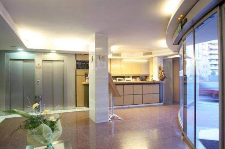 Ronda Lesseps Hotel — фото 12