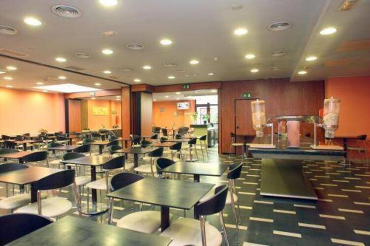 Ronda Lesseps Hotel — фото 20