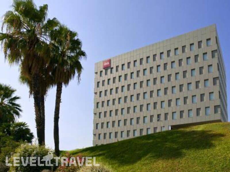 Фотография Ibis Barcelona Santa Coloma