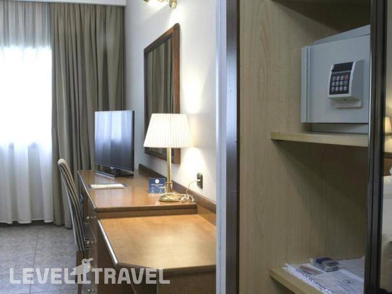 Фотография Hotel Ciudad De Castelldefels