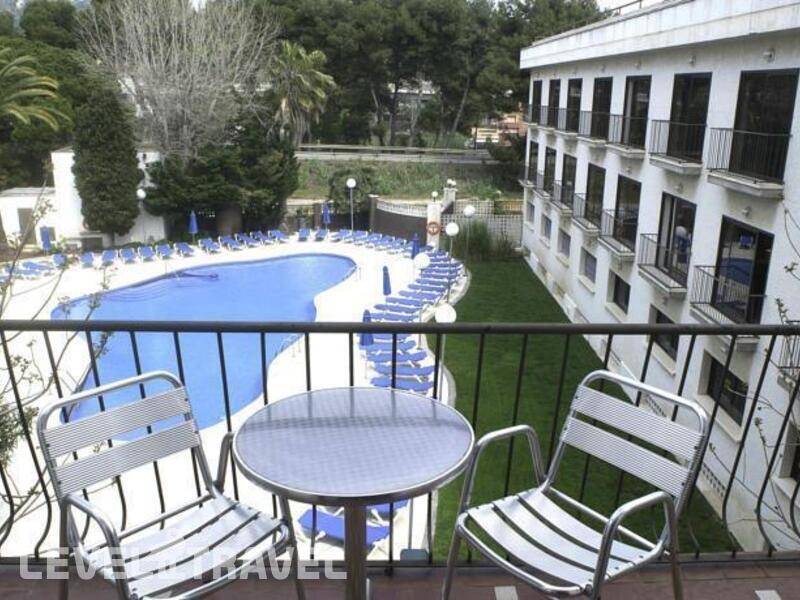 Фотография Hotel Ciudad De Castelldefels