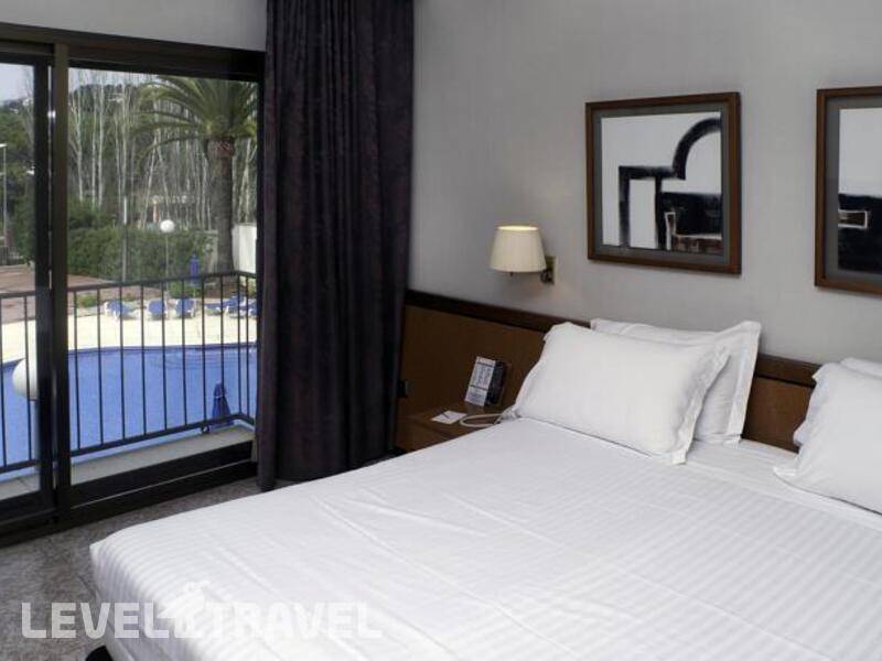 Фотография Hotel Ciudad De Castelldefels