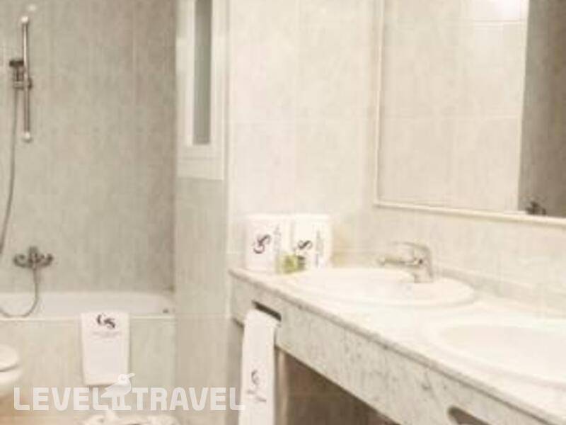 Фотография Hotel Ciudad De Castelldefels