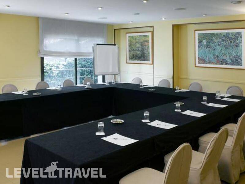 Фотография Hotel Ciudad De Castelldefels