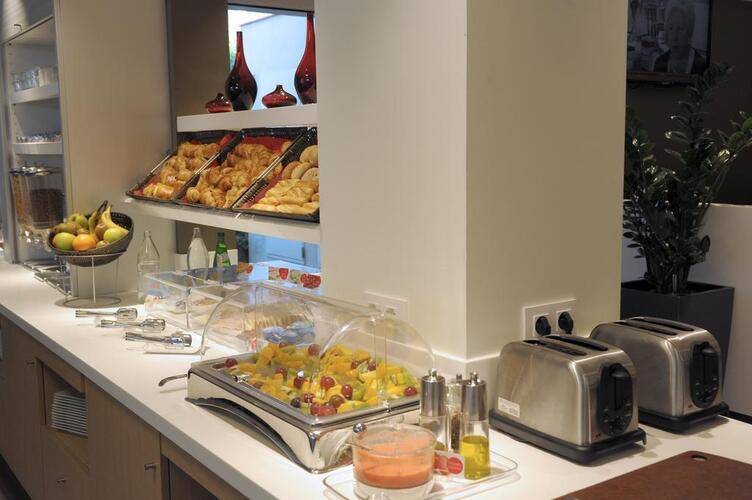 Ibis Barcelona Cornella — фото 13