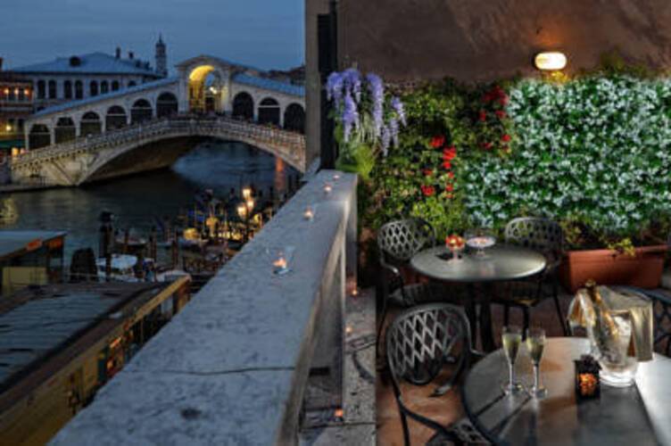 Rialto Hotel