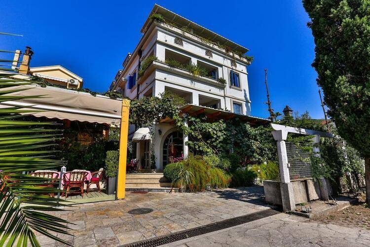 Villa Velzon