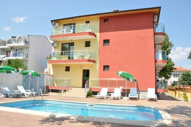 Jaki Hotel