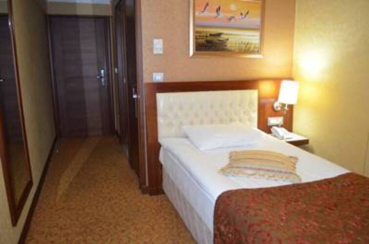 Yuksel Hotel
