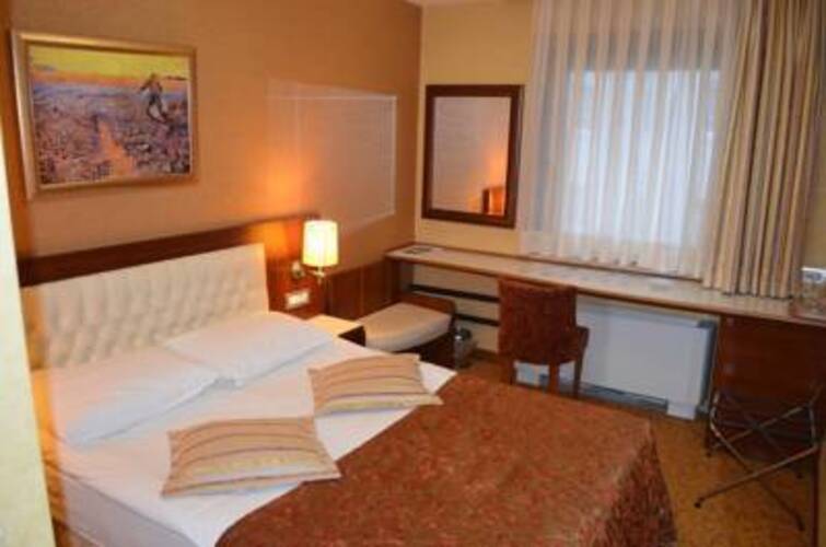 Yuksel Hotel