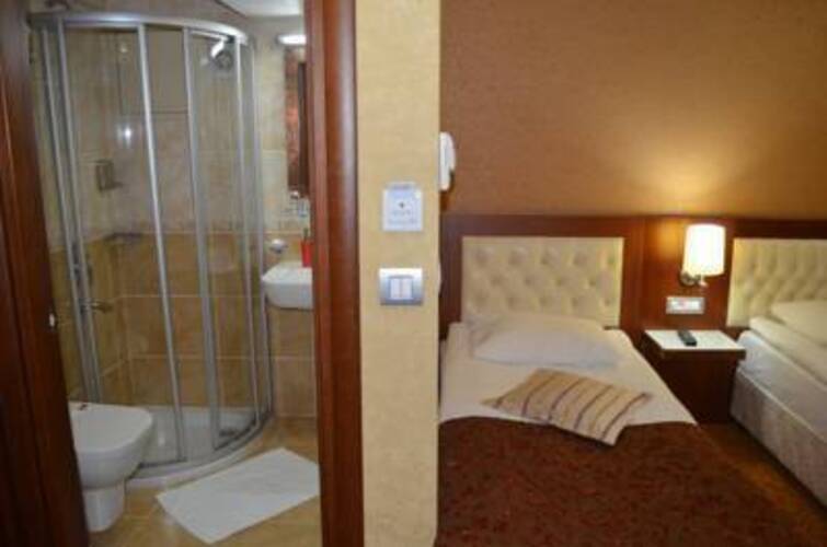 Yuksel Hotel