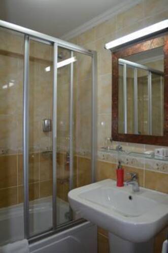Yuksel Hotel