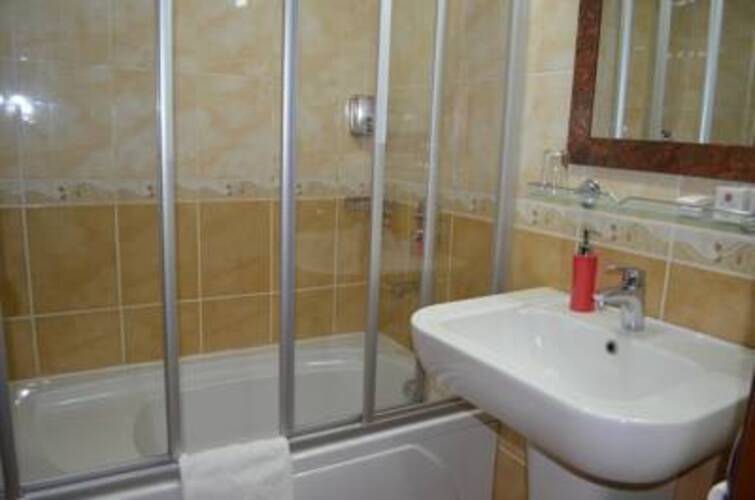 Yuksel Hotel