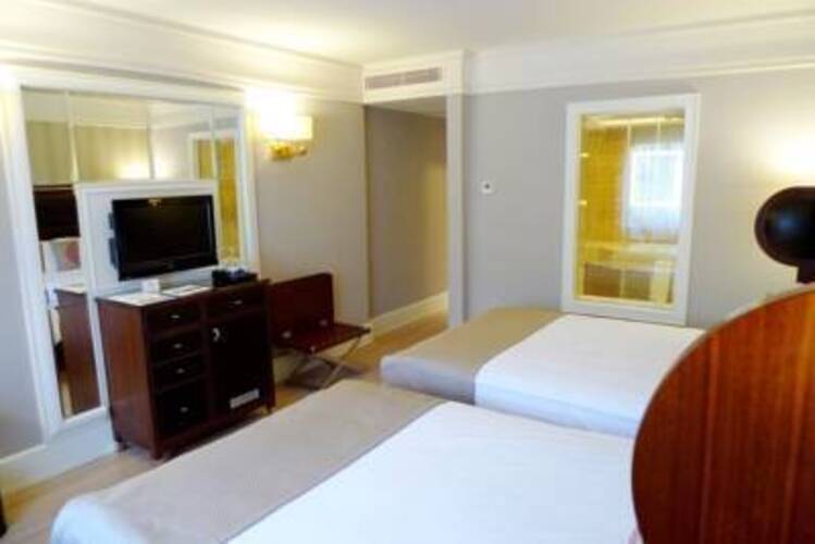 Titanic Comfort Hotel