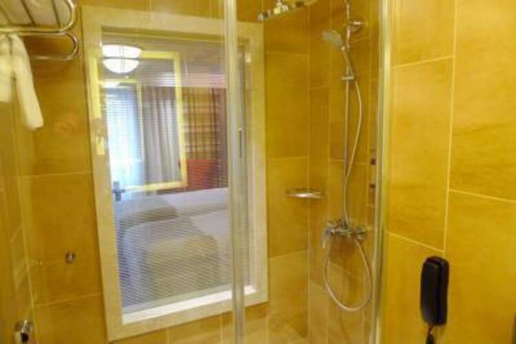 Titanic Comfort Hotel
