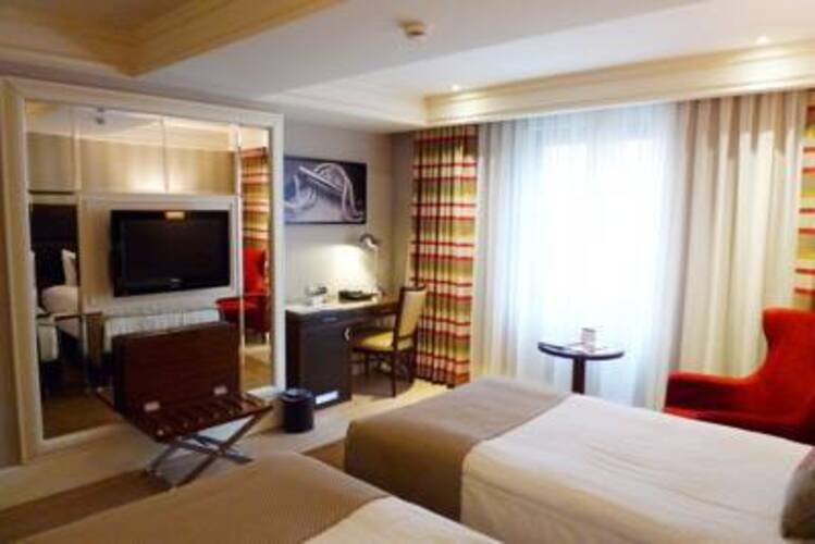 Titanic Comfort Hotel