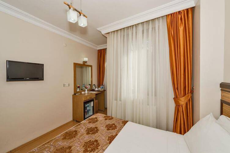 May Hotel