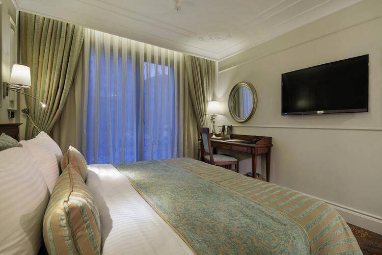 Icon Hotel
