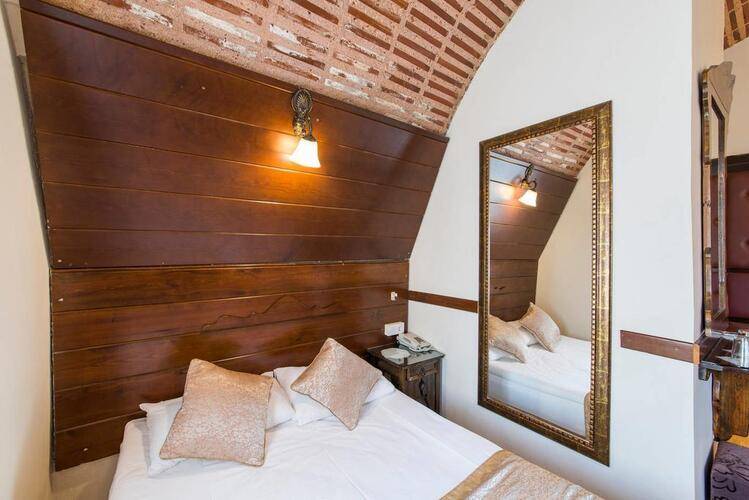 Naz Wooden House Inn