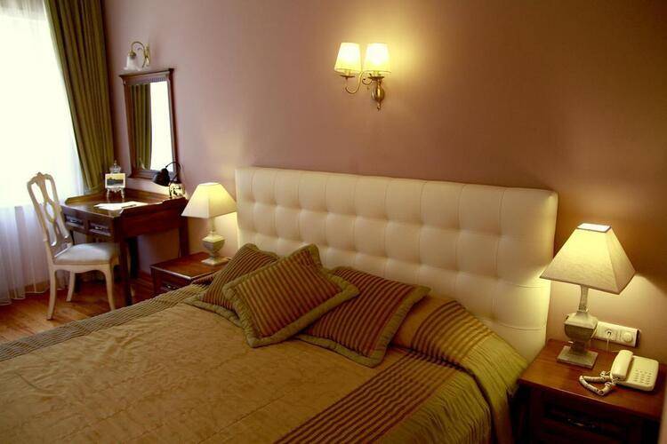 Uyan Hotel