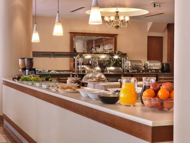 Taksim Metropark Hotel
