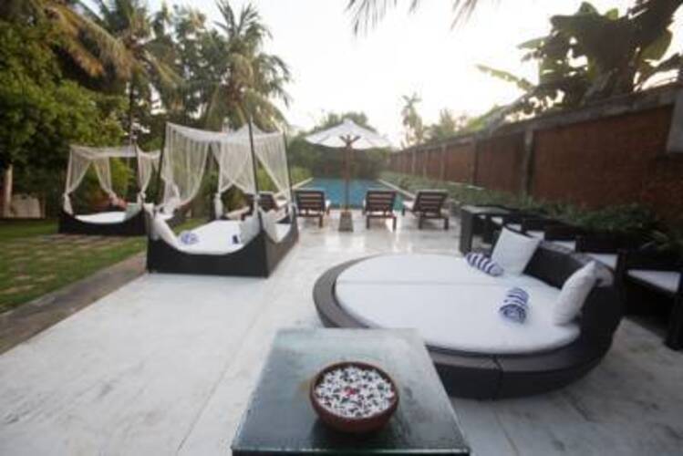 Tamarind Hill Hotel