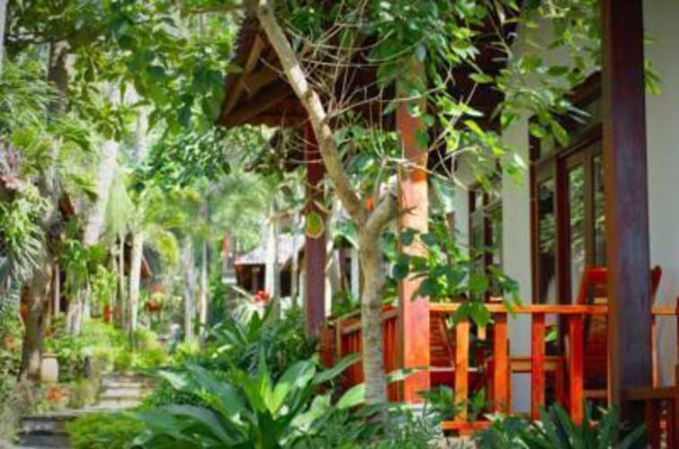 Coral Bay Resort