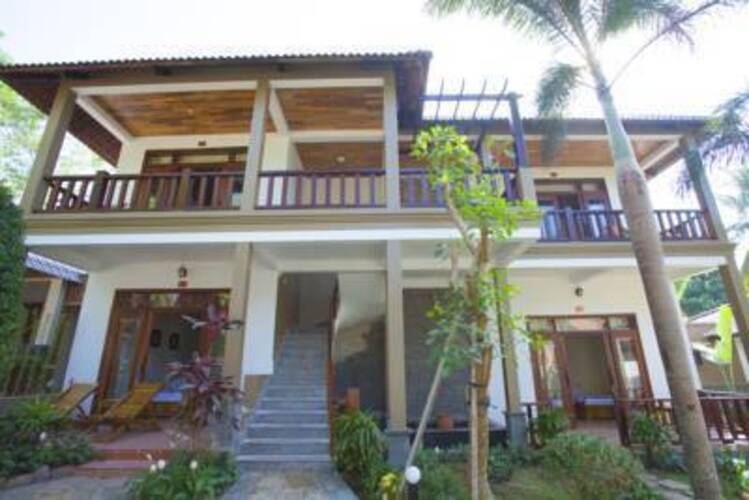 Coral Bay Resort