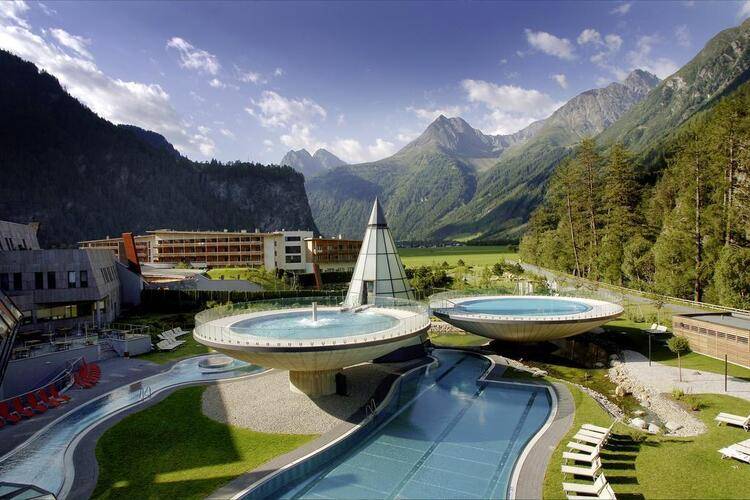 Aqua Dome Hotel