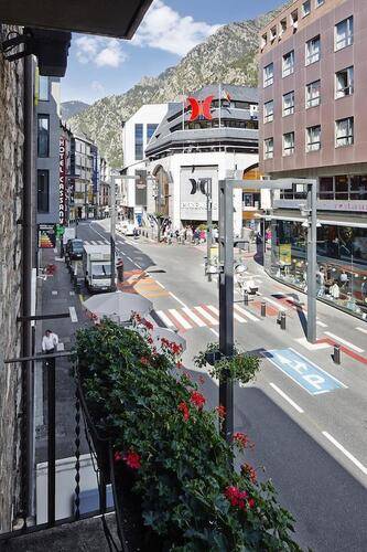 L'Isard Hotel
