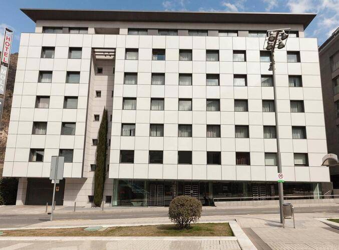 Mola Park Atiram Hotel