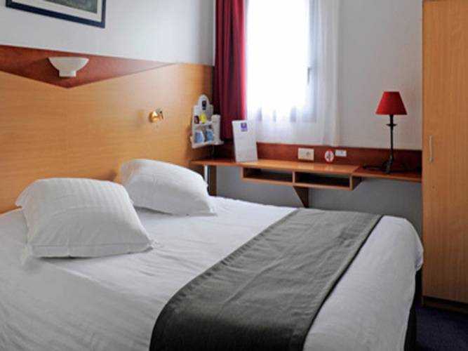 Kyriad Nice St. Isidore Hotel